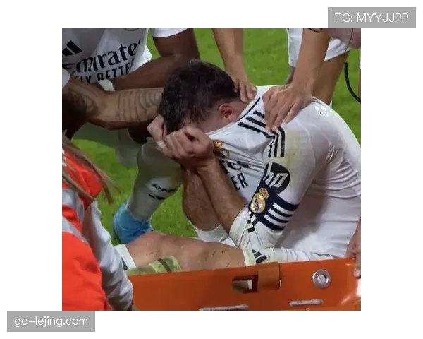 特写：重伤复出首球，加维赛后掩面而泣