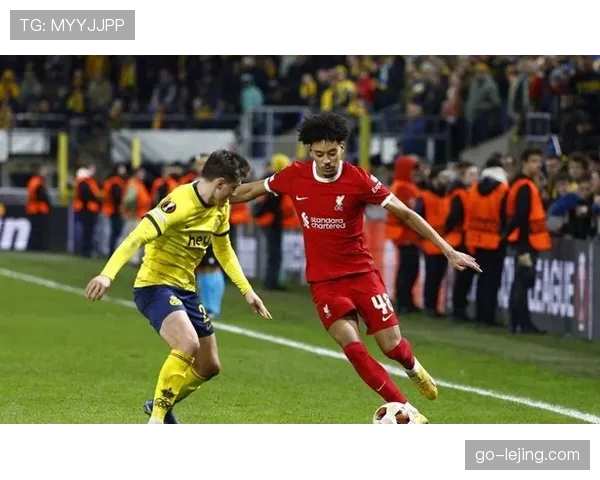 分析:为何更多球队在对方禁区两侧选择回传而非直接传中? 分析:为何更多球队在对方禁区两侧选择回传而非直接传中?